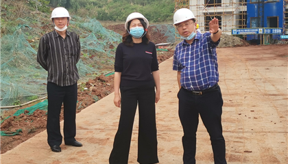 市國資委副主任張力到興學商務(wù)中心調(diào)研項目建設(shè)、疫情防控工作